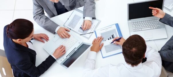 Top view of co workers planning a strategy 1098 2959